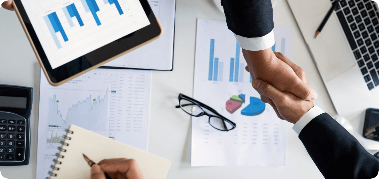 Automatic CRM conversation summaries and contact history updates